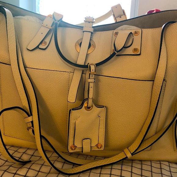 Valentino Garavani Eye on You Vitello leather bag - Picture 3 of 15